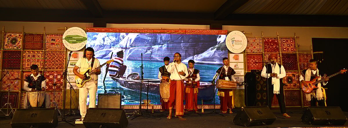 Performance by Da Minot at Indian Responsible Tourism Annual Summit & Awards 2025