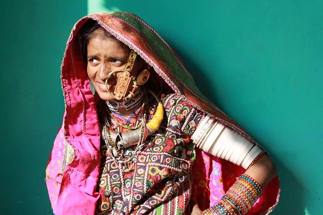 indianepalviaggi/instagram : A traditional Hodka woman from Gujarat