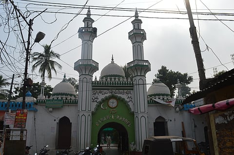The front facade of Qadam-e-Rasool