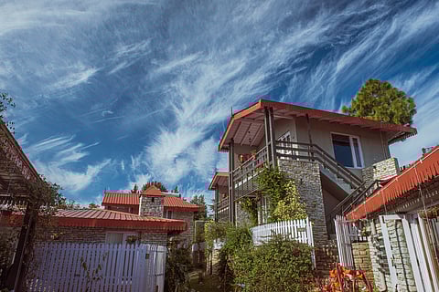 The Birdcage reflects a harmonious blend of contemporary aesthetics and traditional elements