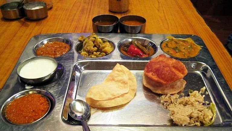 Enjoy authentic and regional dishes at these state canteens in the national capital - Just dial