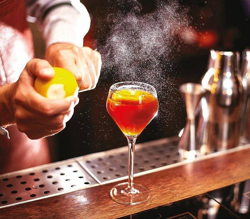 Enjoy a drink paired with lip smacking sides at Cirrus9 at The Oberoi in Delhi.