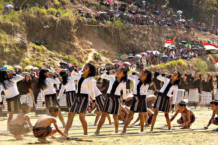 Young folks perform during Chapchar Kut