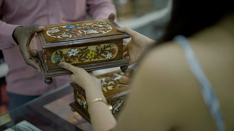 The Karnataka State Handicrafts Development Corporation Limited (KSHDCL) runs an online store for people to purchase authentically designed Mysore rosewood inlay products - Copyright: Karnataka Tourism. All Rights Reserved