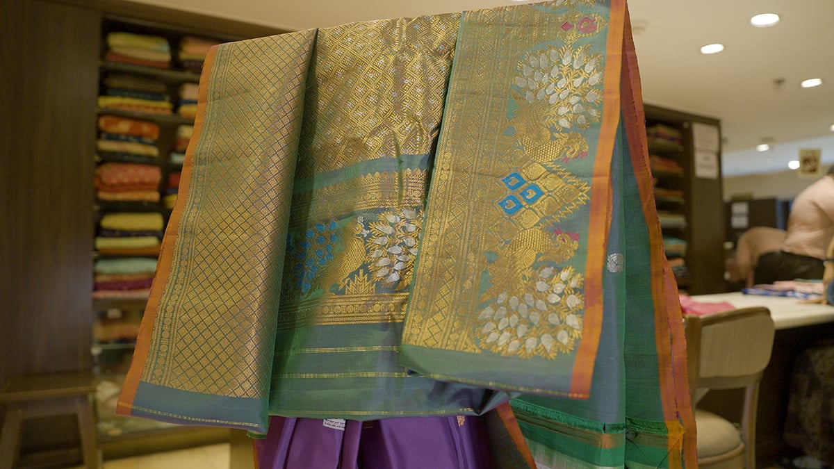 Gadwal Sarees are a vibrant tribute to the weaving heritage of Telangana