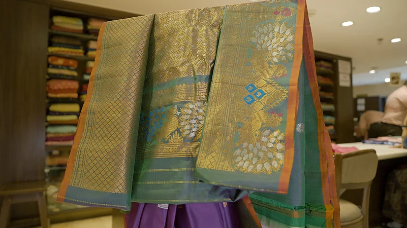 Gadwal Sarees are a vibrant tribute to the weaving heritage of Telangana