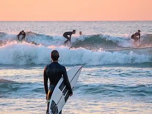 YuvalBeraru/Shutterstock : Surfing is growing in popularity in India