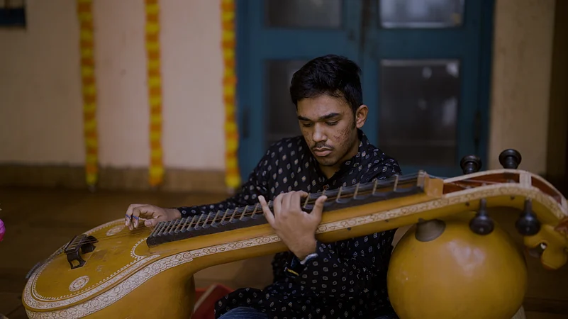 Bobbili Veena