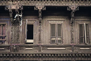 harsh vardhan meena/Shutterstock : The exterior of a pol in Ahmedabad