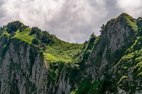 Hike the popular ridge trail from Klingenstock to Fronalpstock