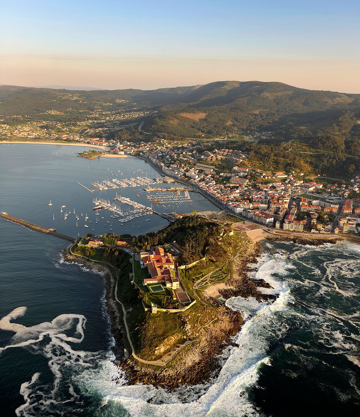 Shutterstock : Aerial view of the town of Baiona in Galicia, Spain