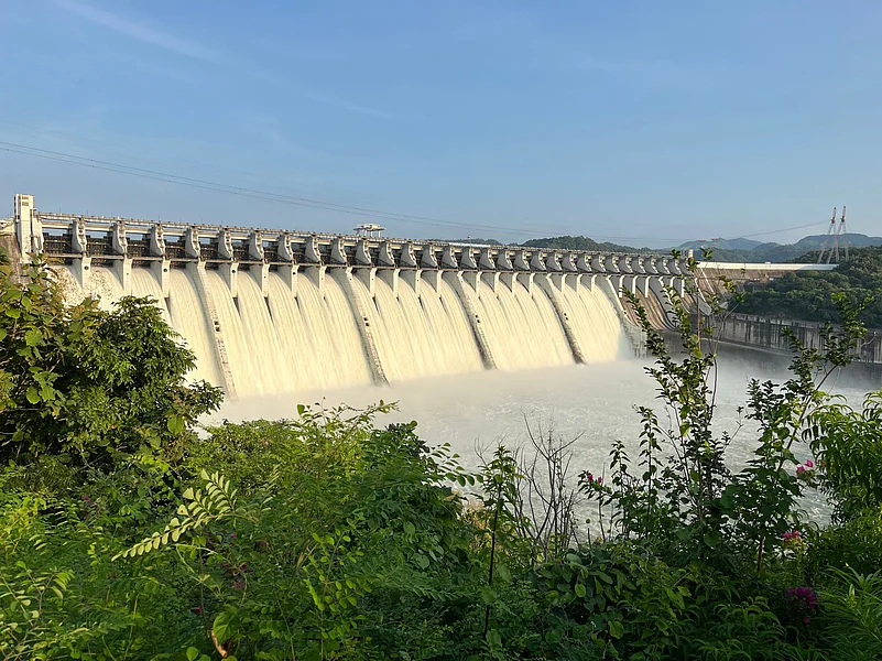 The Sardar Sarovar Dam on the Narmada River in Madhya Pradesh is a popular tourist site