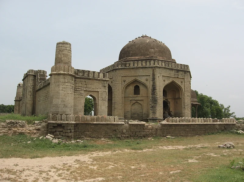 A tomb inside the Kallelon ka Maqbara complex at Jhajjar