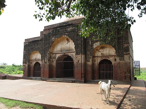 A mosque, still in use, inside Hansi's fort