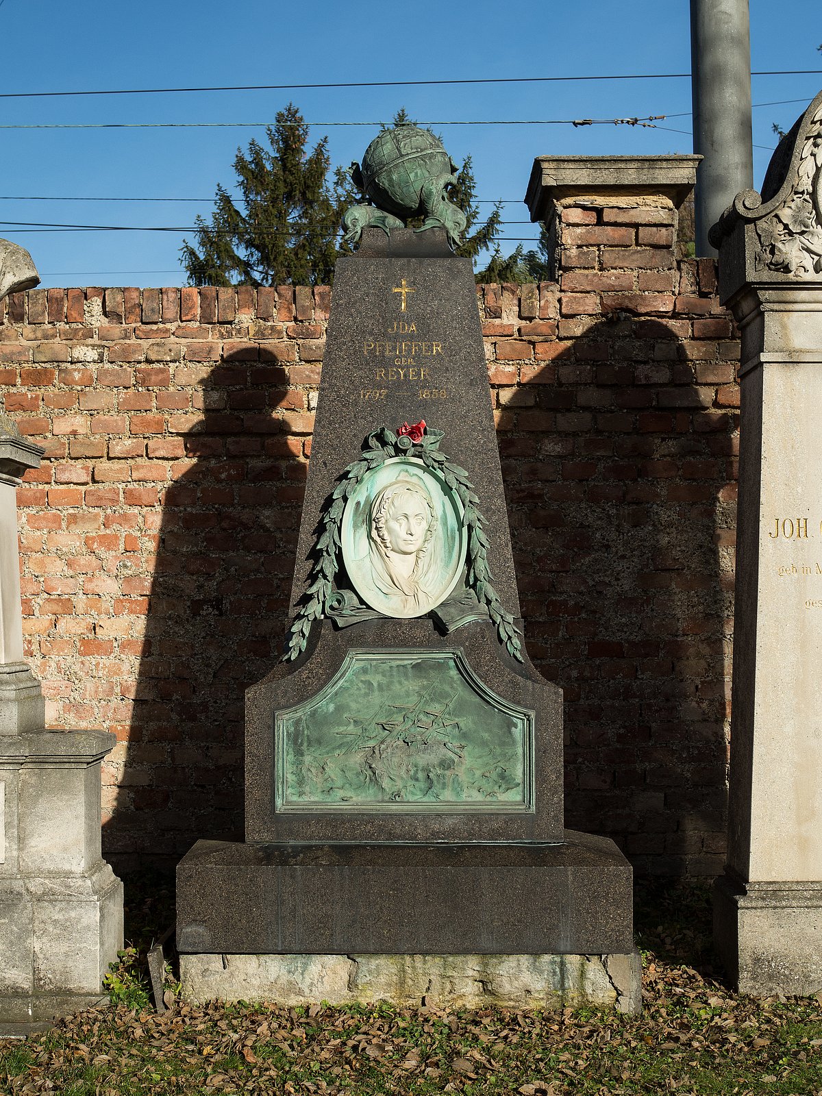 Grave of Ida Pfeiffer, Vienna