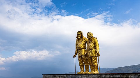 Statue of Sir Edmund Hillary & Sherpa Tenzing Norgayat, at Uttarey, West Sikkim