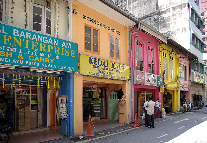 Stefan Fussan/Wiki Commons : The colours of Little India in Kuala Lumpur