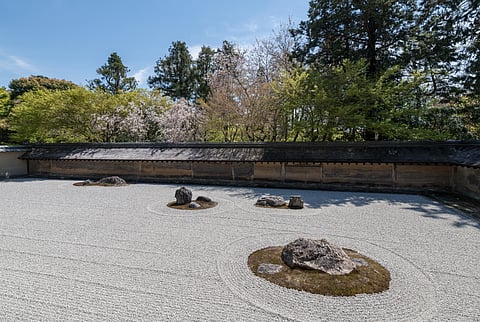The kare-sansui (dry landscape) zen garden at Ryōan-ji
