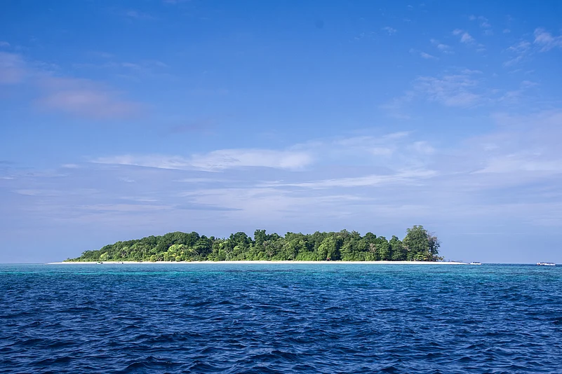 Sipadan is the only oceanic island in Malaysia