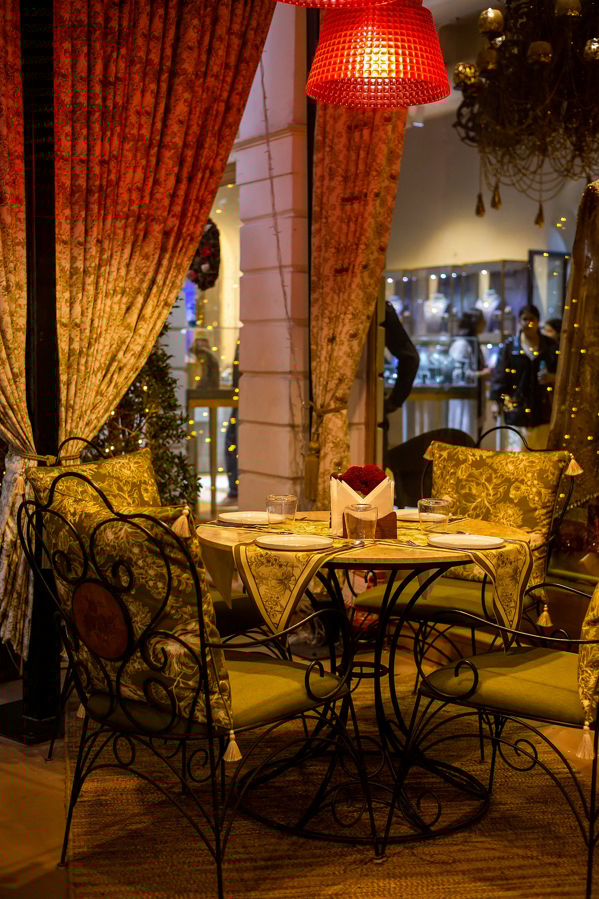 The space is perfect for a cute coffee date 