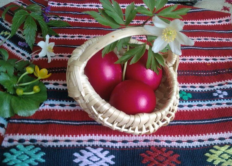 Greece has a tradition of dyeing eggs red for Easter