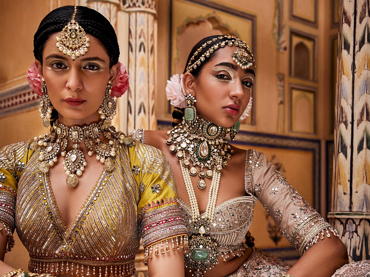 Rambhajo Jewellers  : The making of the gorgeous kundan meena pieces involves a laborious seven-step process. 