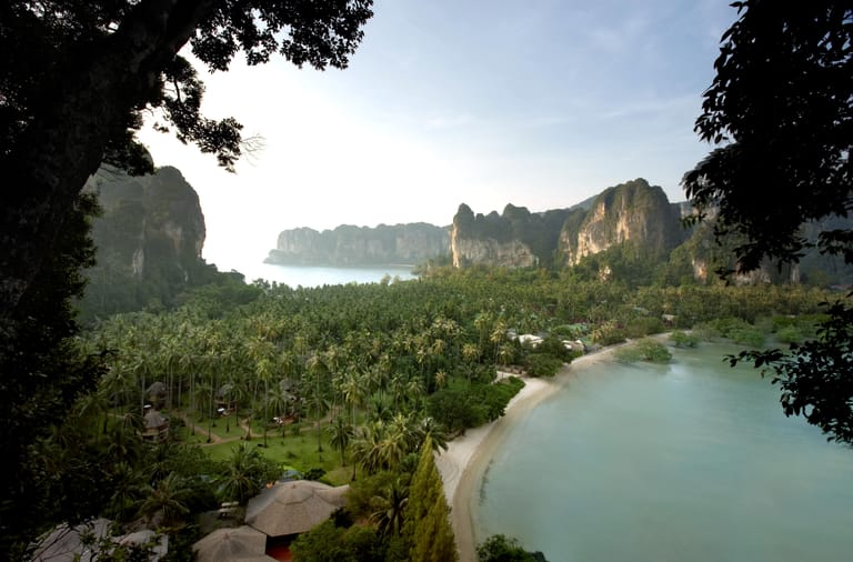 Aerial view of Rayavadee, located between limestone cliffs and the turquoise waters of the Andaman Sea - Rayavadee Krabi