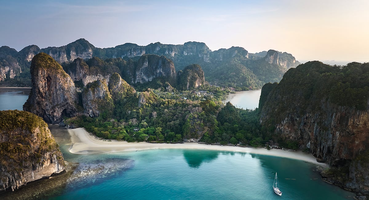 Rayavadee Krabi : From island-hopping to cultural crafts, Rayavadee, Krabi offers a host of experiences