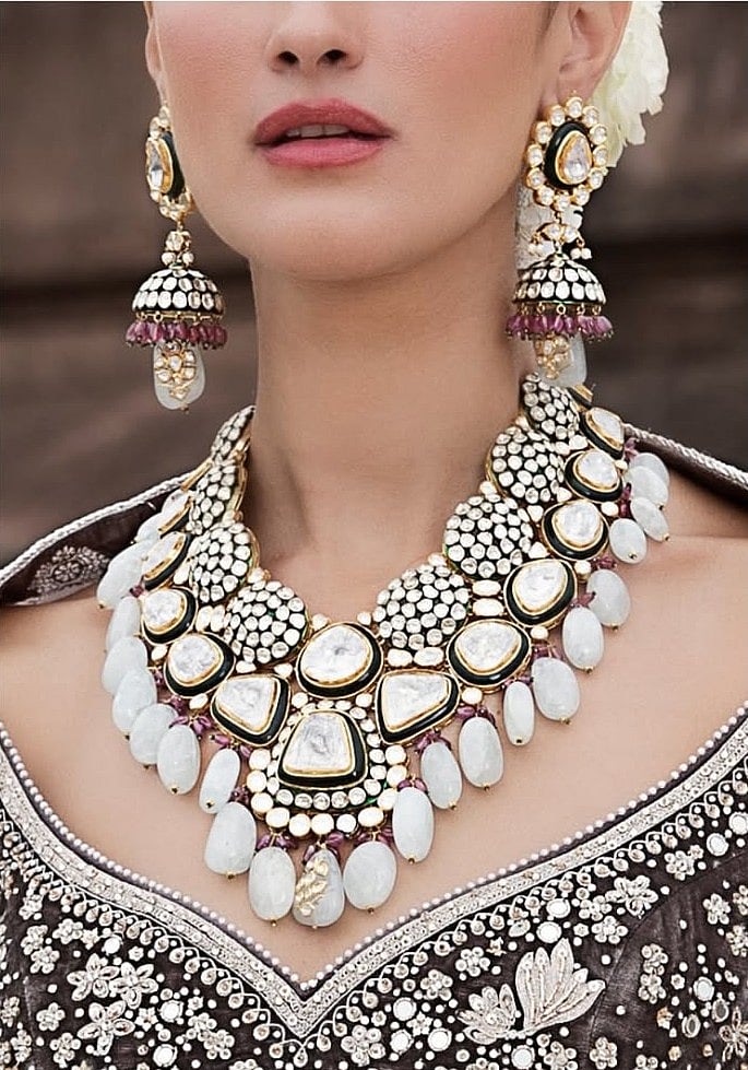 Jewellers use various techniques and settings in jewellery pieces. 