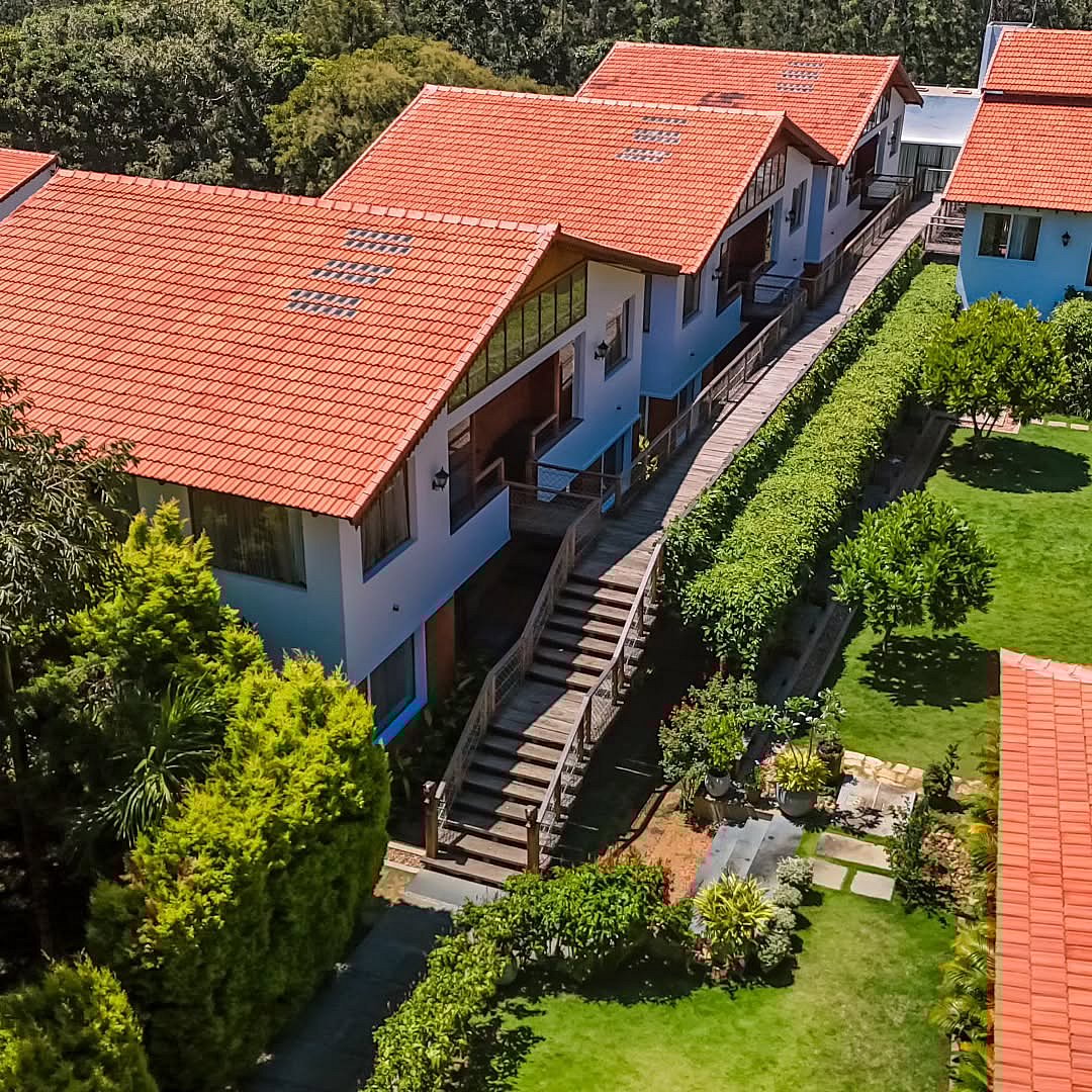 This property spans 1.5 acres near Berry Garden in Yercaud