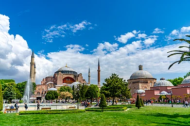 GÃLCAN ACAR : A view of Hagia Sophia