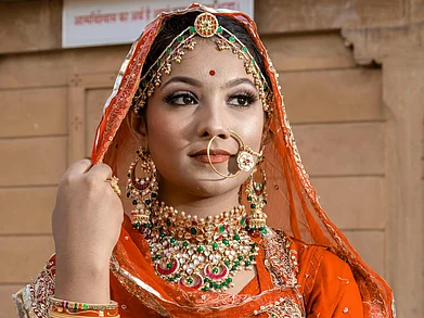 pexels : Rajasthani brides are adorned by jewellery pieces from head to toe.