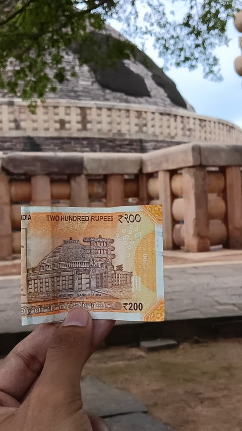 Sanchi Stupa on a Two Hundred rupee note