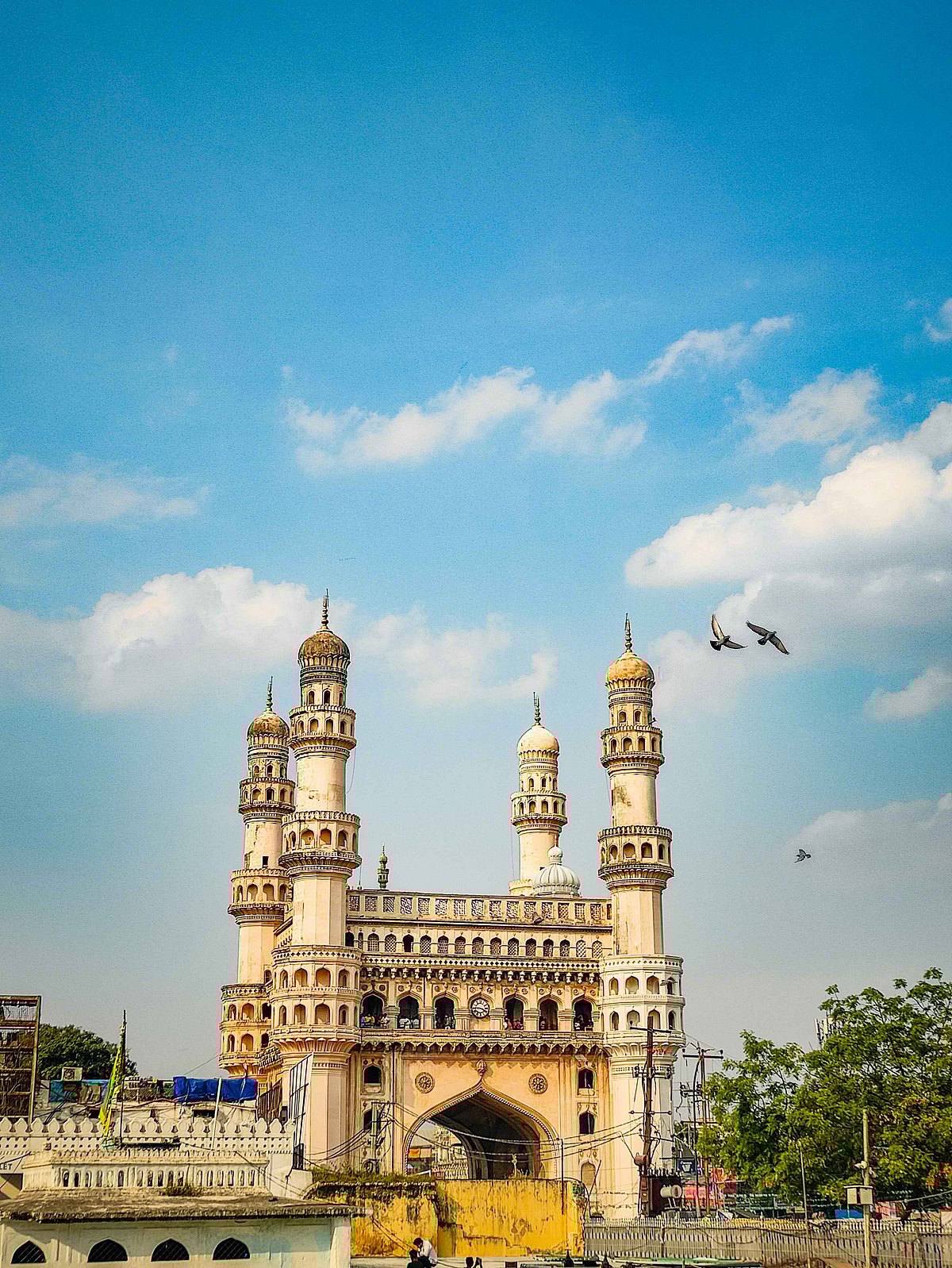 Unsplash       : Hyderabad is also known as the City of Pearls