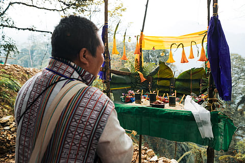 The Bongthing in the midst of the ritual