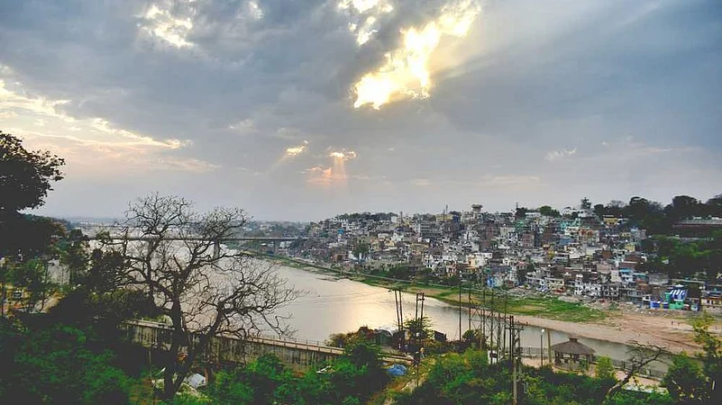 Singapores Ministry of Foreign Affairs told its citizens to defer all non-essential travel to the union territory of Jammu and Kashmir on May 7