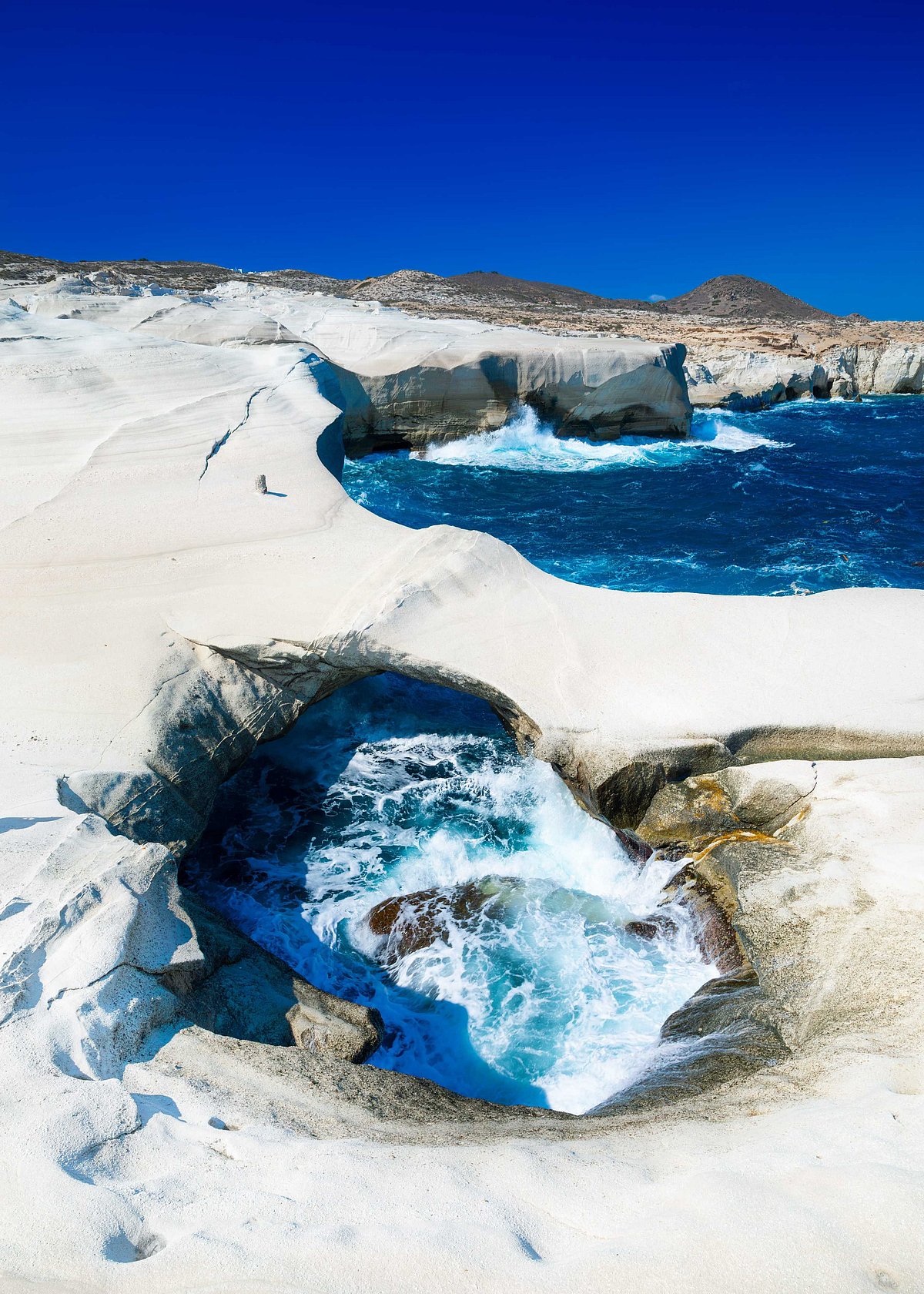 Shutterstock : Aegean Sea is Sarakiniko Beach