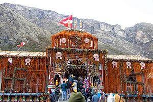 Sudarshan negi/Shutterstock : The Badrinath temple, one of four spiritual sites on the Char Dham Yatra, is believed to have been established by sage Adi Shankaracharya in the 8th century