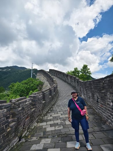 Juhi Pikale : Hiking up a more scenic part of the Great Wall in China - Mutianyu