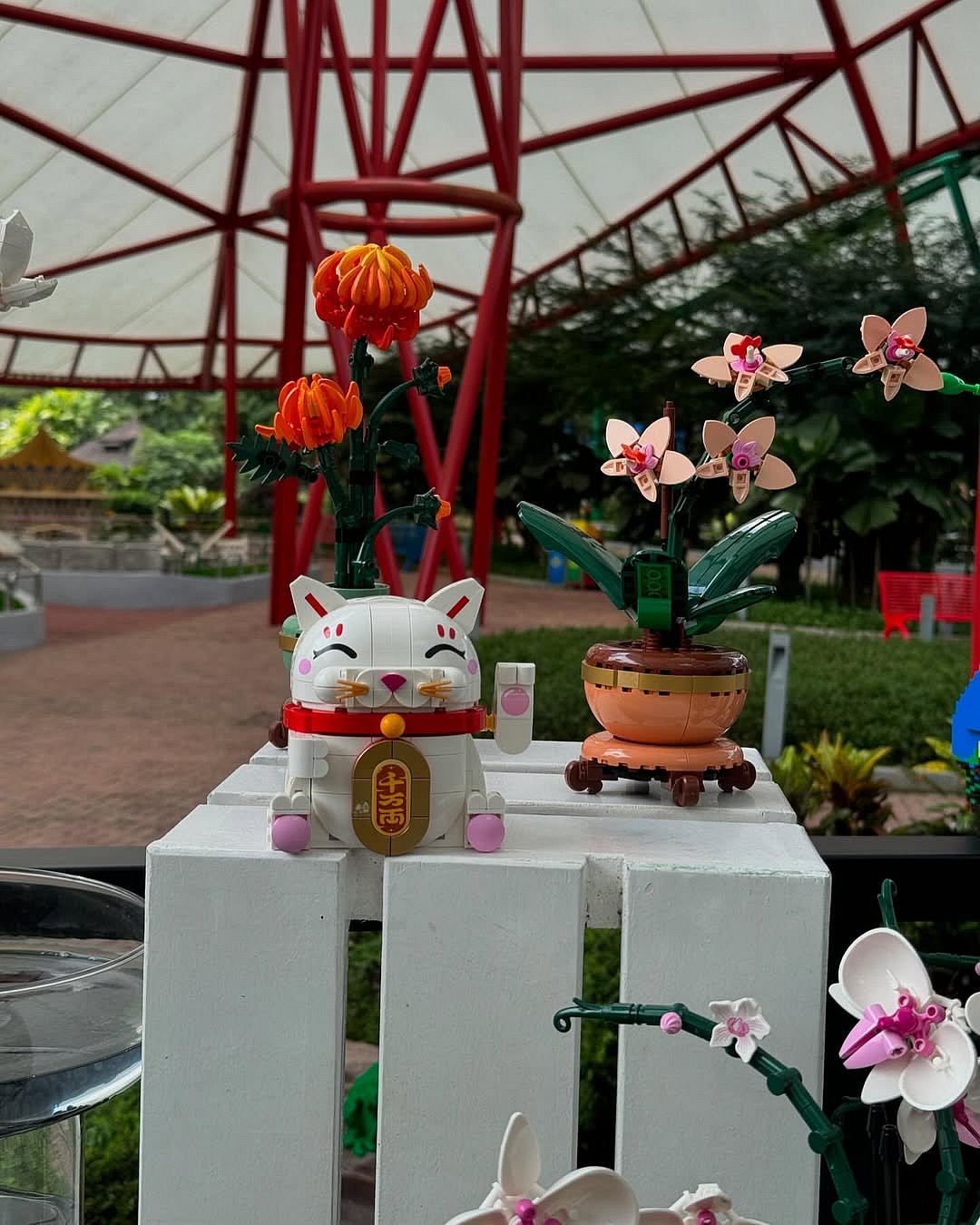 Visitors to the The Flower Garden Miniland can also spot LEGO wildlife such as butterflies, birds, foxes and cats hidden throughout the garden