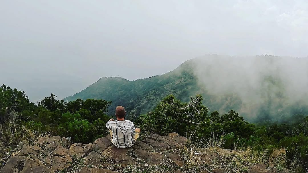 Go hiking in Al Sahab