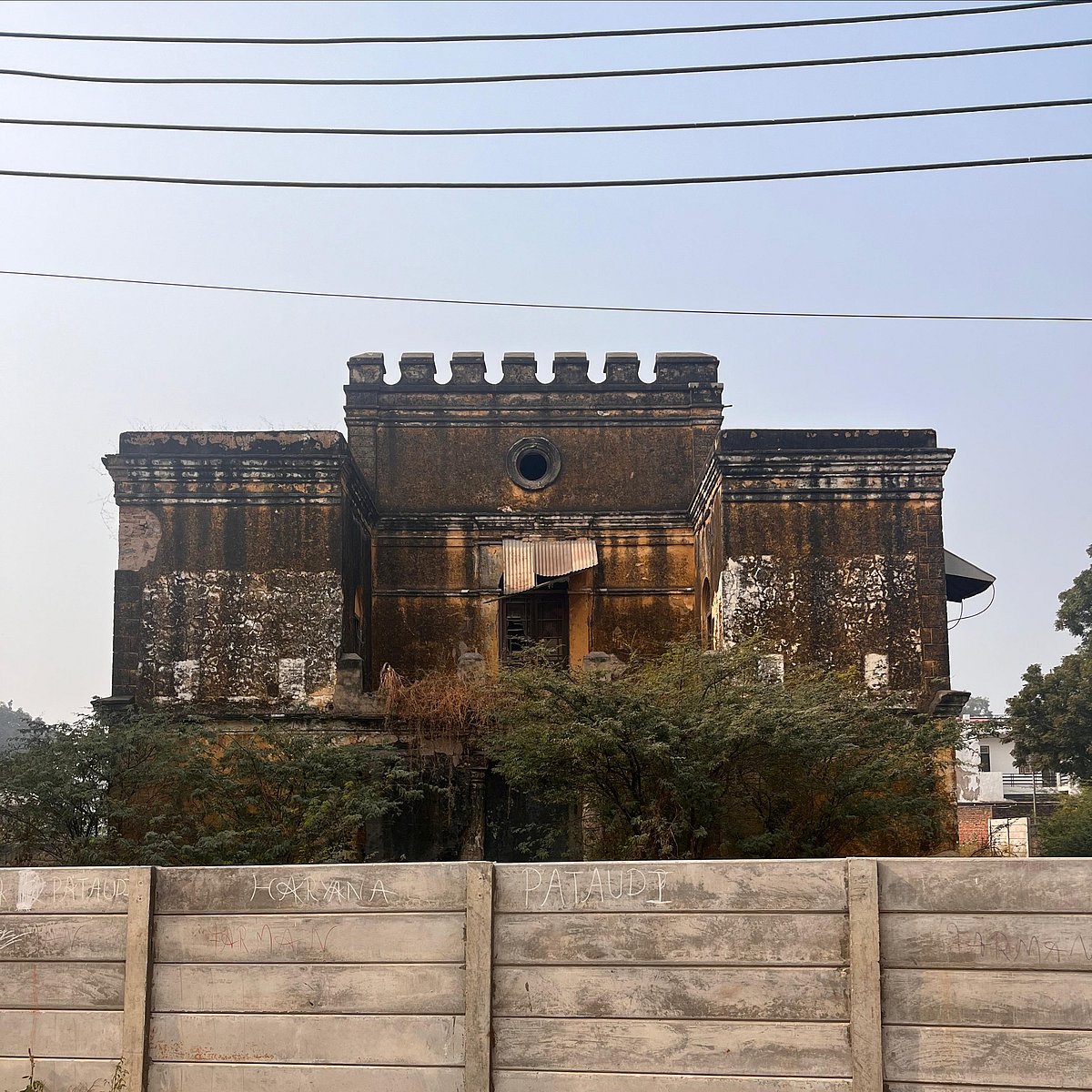 Shah Umair : A view of the abandoned royal abode