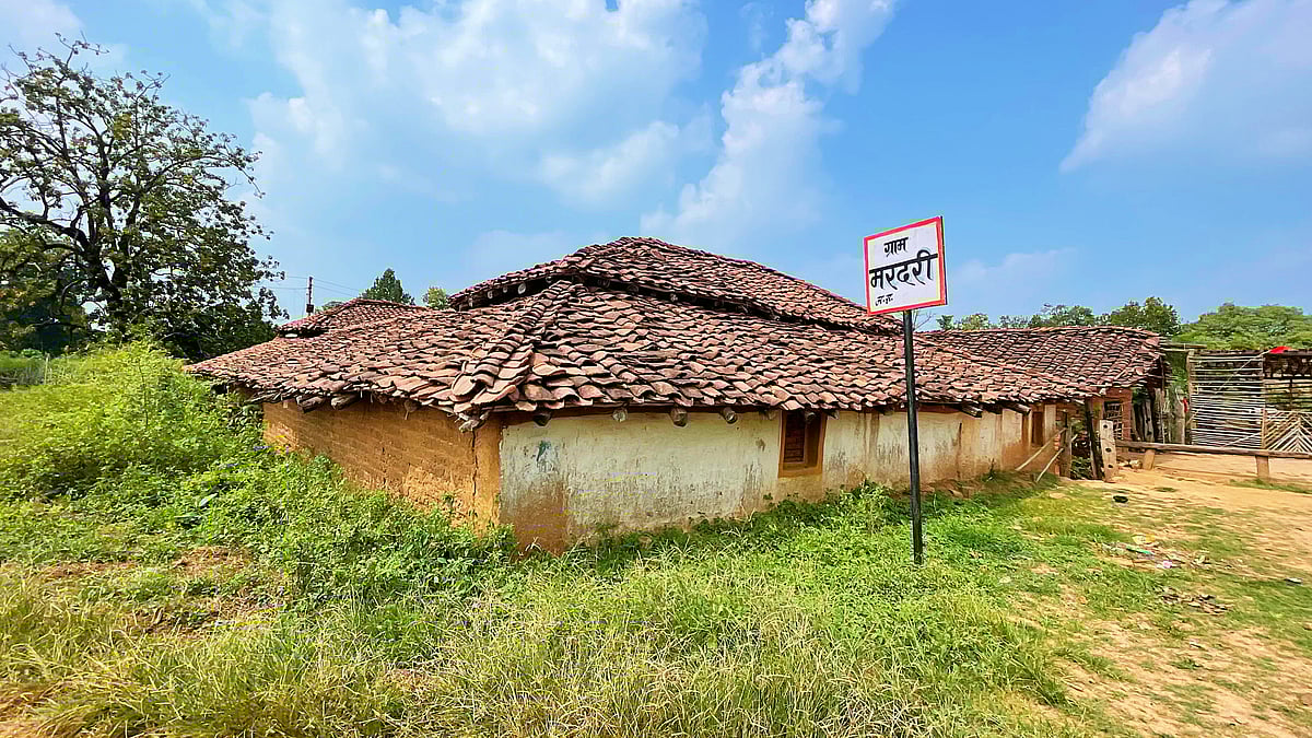 Mardari is a small village located within Bandhavgarh National Park in Madhya Pradesh