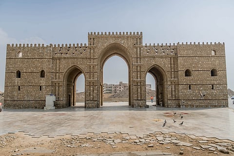 Makkah Gate is the most important entranceway in Jeddah as it stands at the start of the road that leads to Islam's holiest city