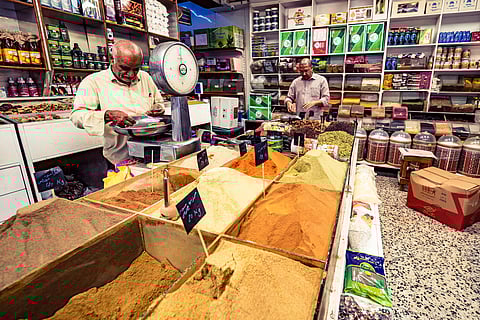 Spices and powders for sale in the Bab Makkah souq