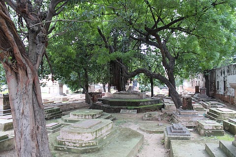 Inside the Lothian Cemetery