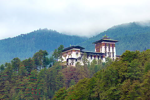 The name Jakar is derived from the word bjakhab, meaning “white bird”