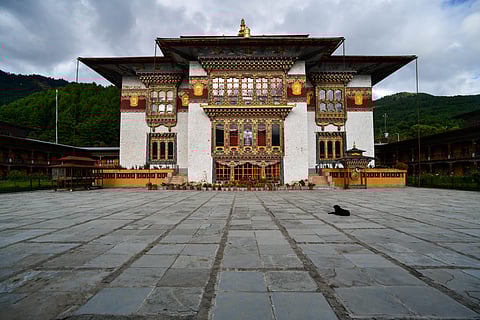 In February 2010, the Könchogsum Lhakhang was severely damaged by fire and rebuilt
