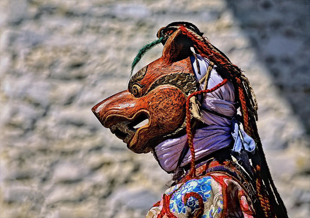 A performer at the Tangsibi Mani festival