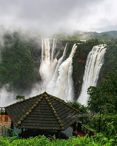 highlightsofindia/instagram : A beautiful view of Jog Falls